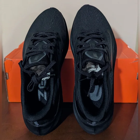 Nike Zoom WinFlo 7 Women's Size 10 Black New Athletic Running Shoes - Picture 9 of 12